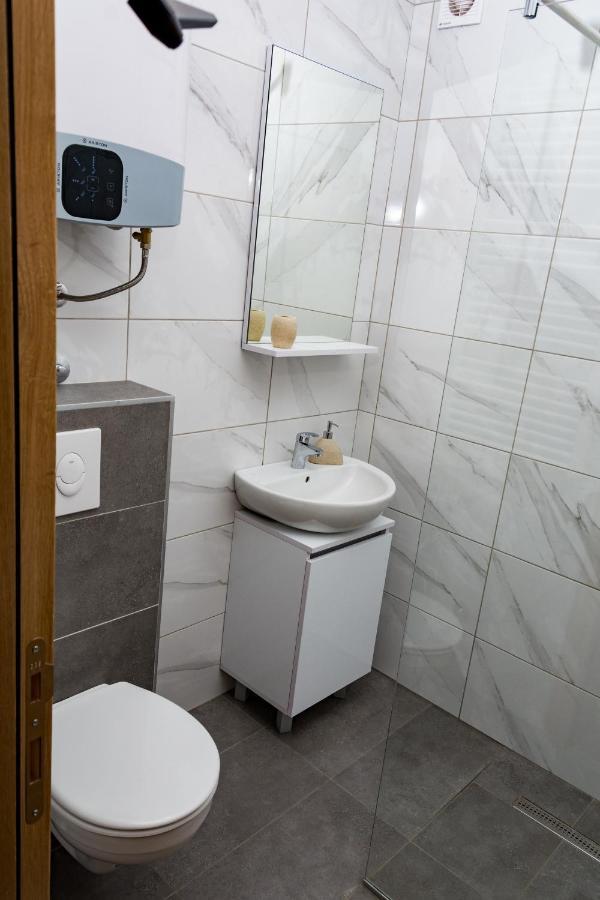 Apartmani Kamavu Τζαχορίνα Εξωτερικό φωτογραφία
